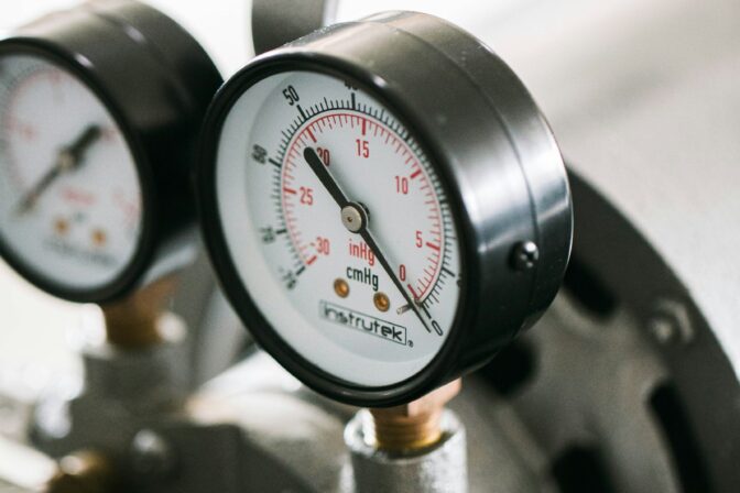 Industrial pressure gauges